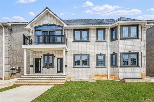 150-17 Hawtree St, Ozone Park, NY 11417