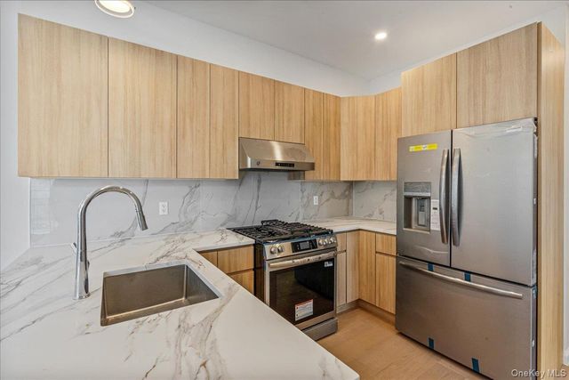 150-17 Hawtree St, Ozone Park, NY 11417