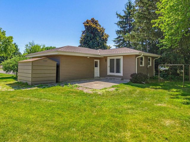 21990 Holly Crest DRIVE, Brookfield, WI 53045