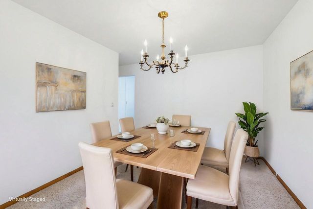 21990 Holly Crest DRIVE, Brookfield, WI 53045