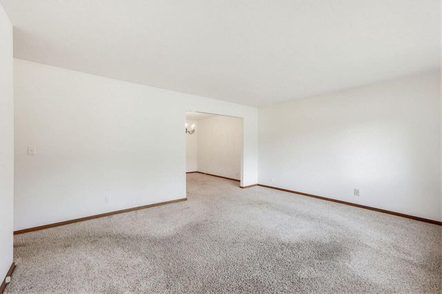 21990 Holly Crest DRIVE, Brookfield, WI 53045