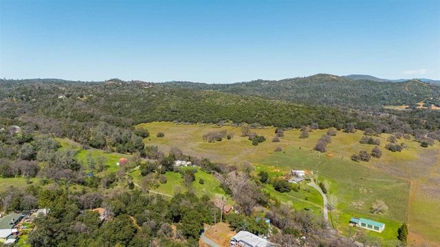 18525 Rawhide Rd, Jamestown, CA 95327