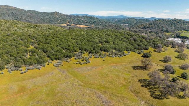 18525 Rawhide Rd, Jamestown, CA 95327