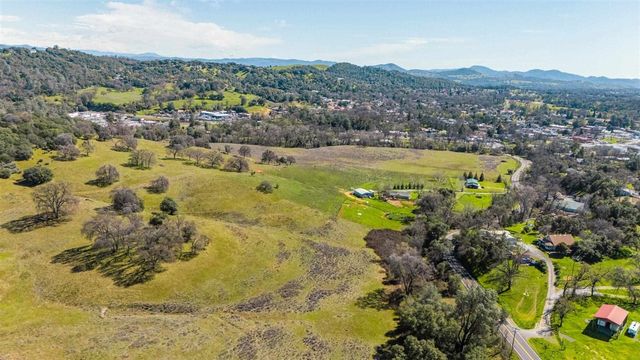 18525 Rawhide Rd, Jamestown, CA 95327