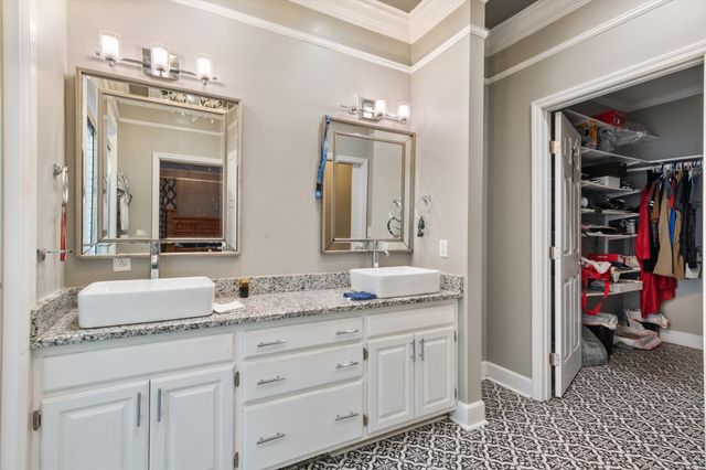 1104 Golf Course Ln, Ashland City, TN 37015