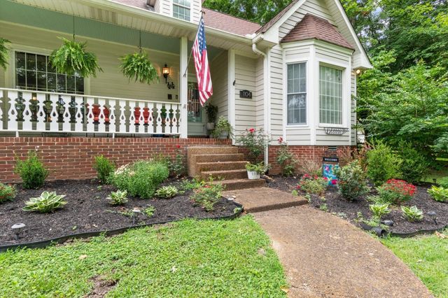 1104 Golf Course Ln, Ashland City, TN 37015