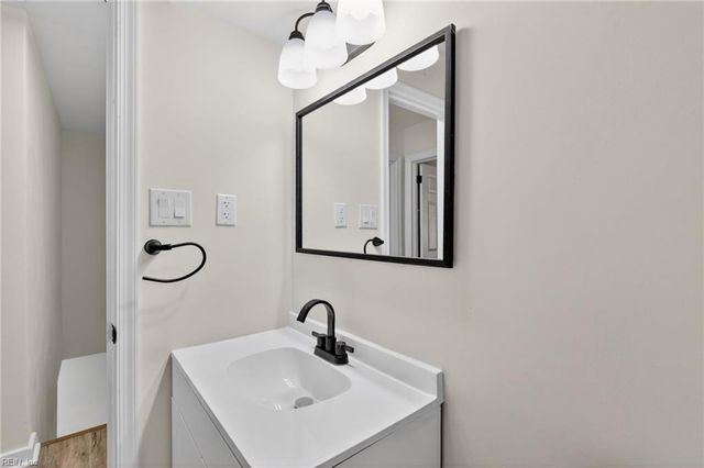 5 Timberland CT, Portsmouth, VA 23707