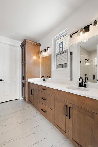 5884 Willow Grove Drive, Troy, MI 48085