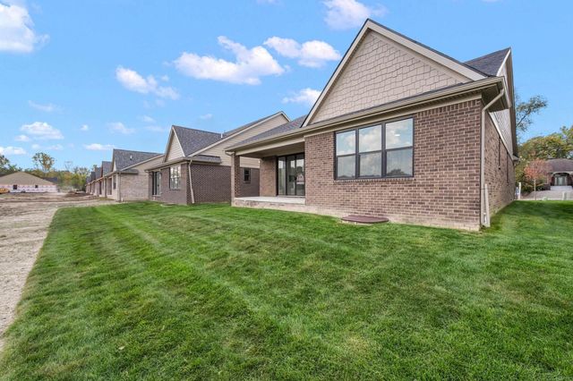 5884 Willow Grove Drive, Troy, MI 48085