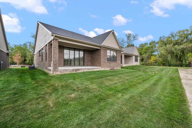 5884 Willow Grove Drive, Troy, MI 48085