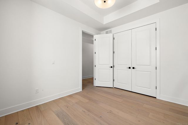 5884 Willow Grove Drive, Troy, MI 48085