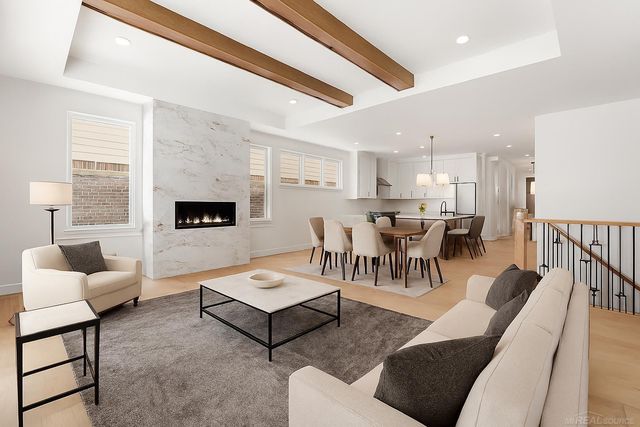 5884 Willow Grove Drive, Troy, MI 48085