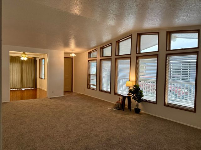 4729 S Pacific Highway 39, Phoenix, OR 97535