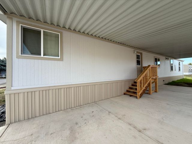 4729 S Pacific Highway 39, Phoenix, OR 97535