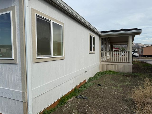 4729 S Pacific Highway 39, Phoenix, OR 97535