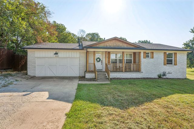 227 N 41st West Avenue, Tulsa, OK 74127