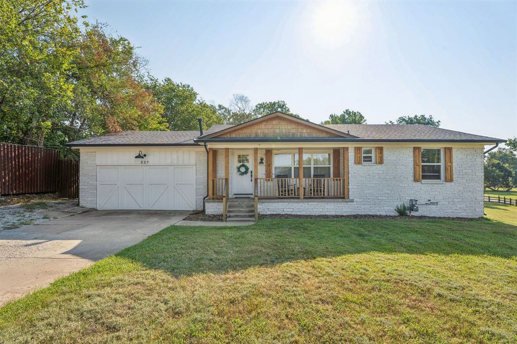 227 N 41st West Avenue, Tulsa, OK 74127