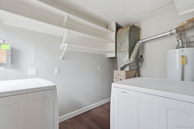 29497 Oakwood Street, Inkster, MI 48141