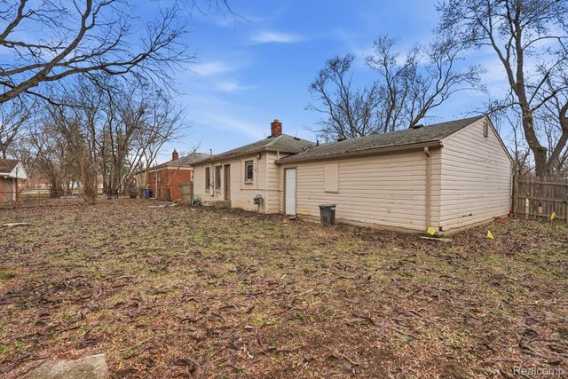 29497 Oakwood Street, Inkster, MI 48141