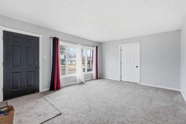 29497 Oakwood Street, Inkster, MI 48141