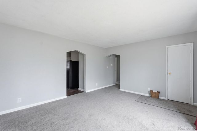 29497 Oakwood Street, Inkster, MI 48141