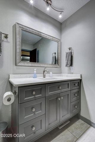 204 Split Rail Drive, Joplin, MO 64801