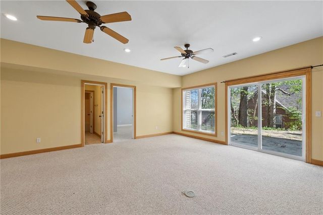 3902 NE Cadbury Avenue, Bentonville, AR 72712