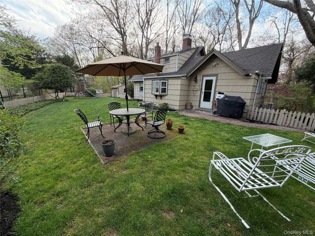 21 Dogwood Drive, Stony Brook, NY 11790
