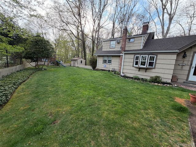 21 Dogwood Drive, Stony Brook, NY 11790