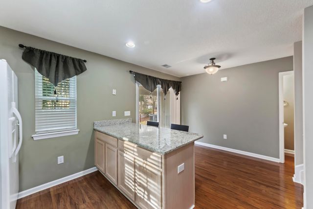 8038 Shadow Oak Drive, North Charleston, SC 29406