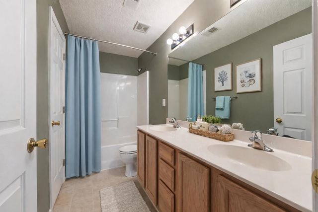 8038 Shadow Oak Drive, North Charleston, SC 29406