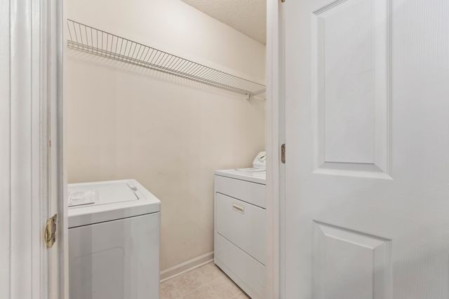 8038 Shadow Oak Drive, North Charleston, SC 29406