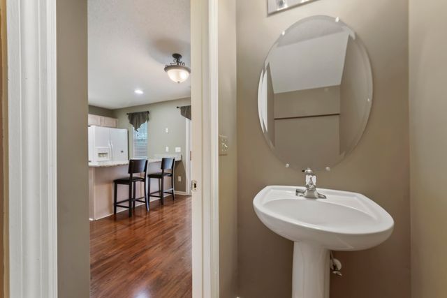 8038 Shadow Oak Drive, North Charleston, SC 29406