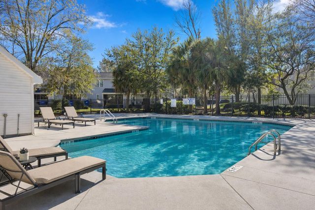 8038 Shadow Oak Drive, North Charleston, SC 29406