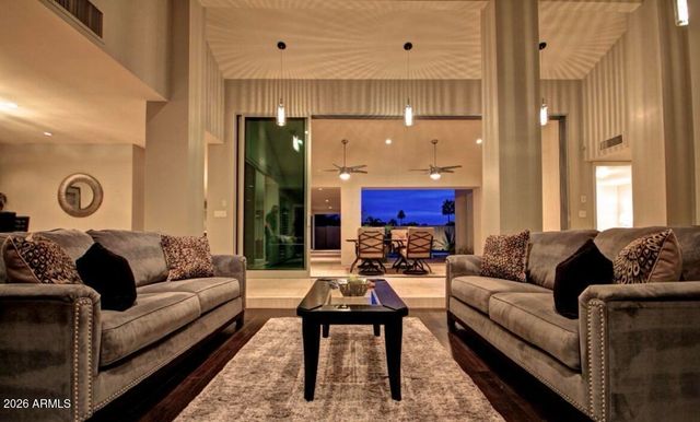 3133 E CLAREMONT Avenue, Phoenix, AZ 85016