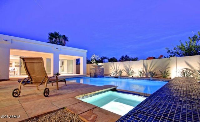 3133 E CLAREMONT Avenue, Phoenix, AZ 85016