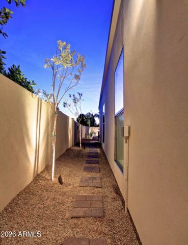 3133 E CLAREMONT Avenue, Phoenix, AZ 85016