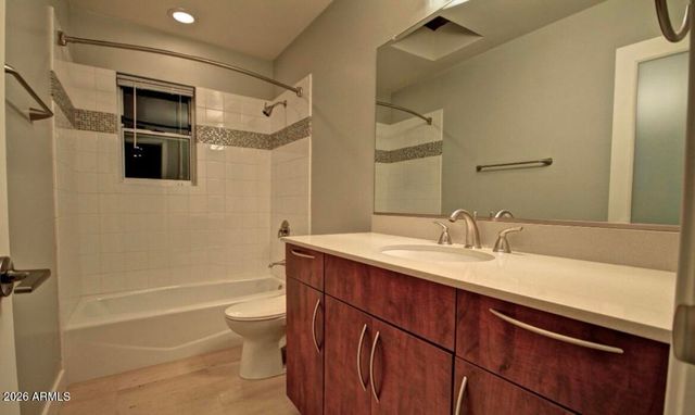3133 E CLAREMONT Avenue, Phoenix, AZ 85016