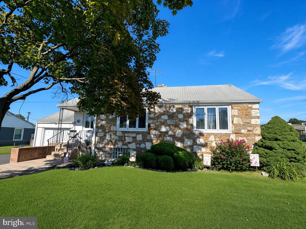 1111 WELSH RD, PHILADELPHIA, PA 19115 — exterior