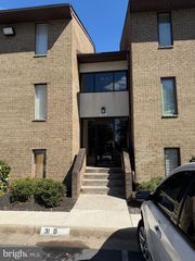 531 FLORIDA AVE #104, Herndon, VA 20170