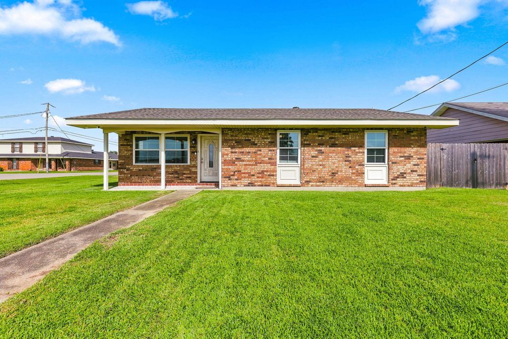 1152 West Camellia Drive, Thibodaux, LA 70301