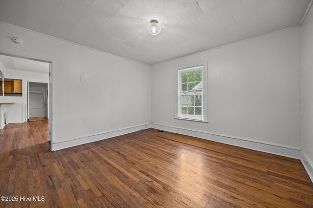 303 N Watauga Avenue, Dunn, NC 28334