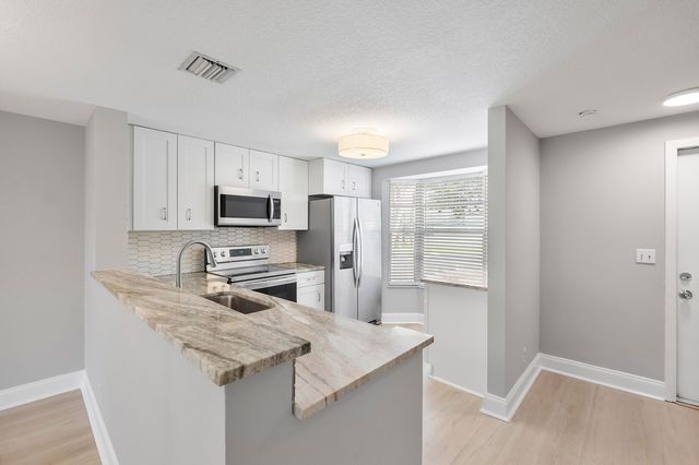 185 SW 3rd Street, Pompano Beach, FL 33060