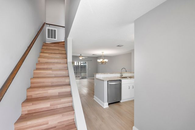 185 SW 3rd Street, Pompano Beach, FL 33060