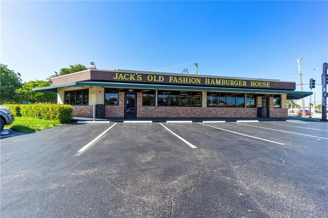 185 SW 3rd Street, Pompano Beach, FL 33060