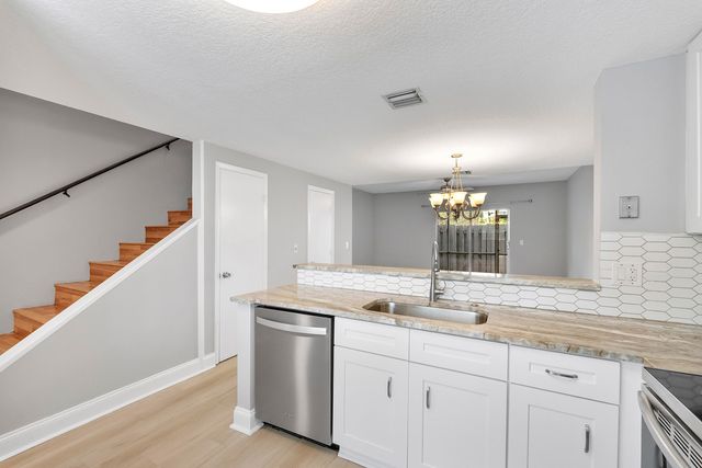 185 SW 3rd Street, Pompano Beach, FL 33060