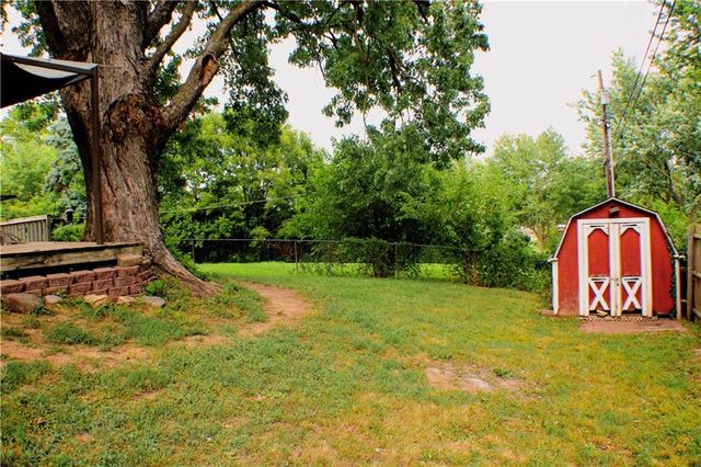 3801 N Osage Street, Independence, MO 64050