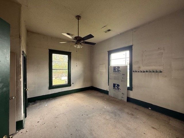 950 W Bonham Avenue, Cooper, TX 75432