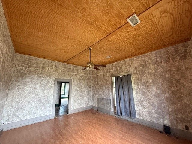 950 W Bonham Avenue, Cooper, TX 75432