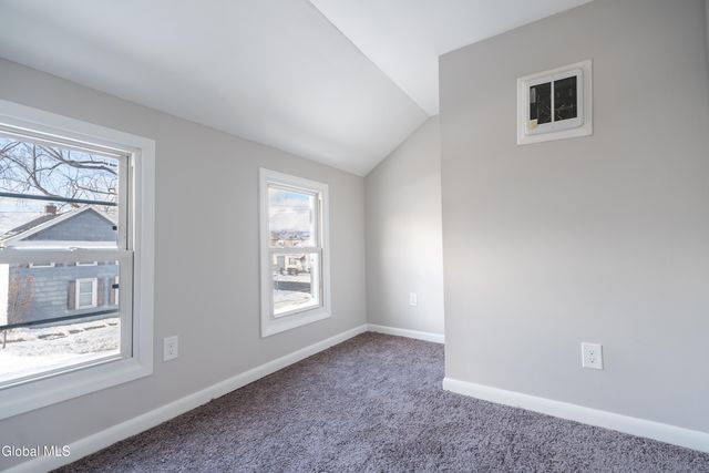 594 6th Avenue, Troy, NY 12182